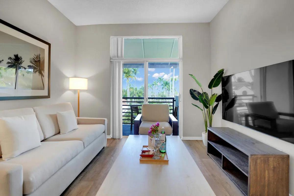 Dharma Home Suites Dania Beach At Sheridan Ocean Club Экстерьер фото