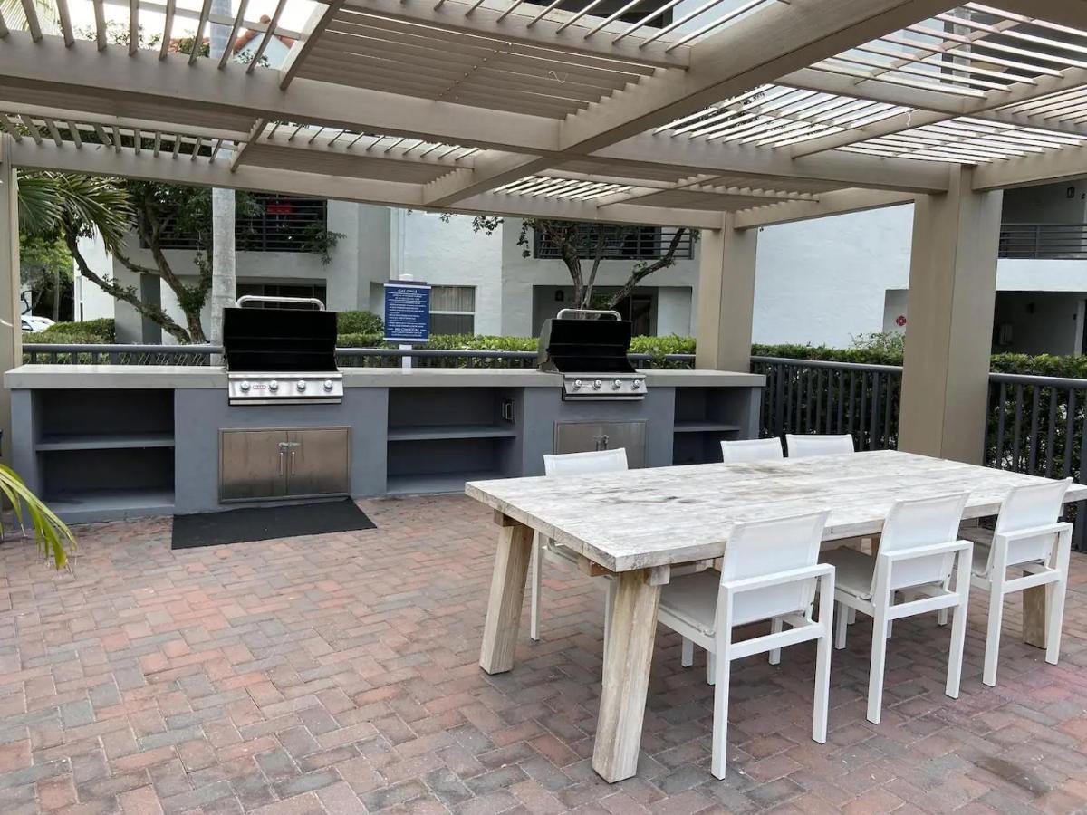 Dharma Home Suites Dania Beach At Sheridan Ocean Club Экстерьер фото