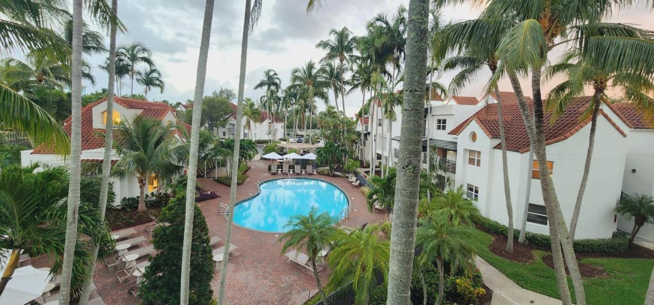 Dharma Home Suites Dania Beach At Sheridan Ocean Club Экстерьер фото